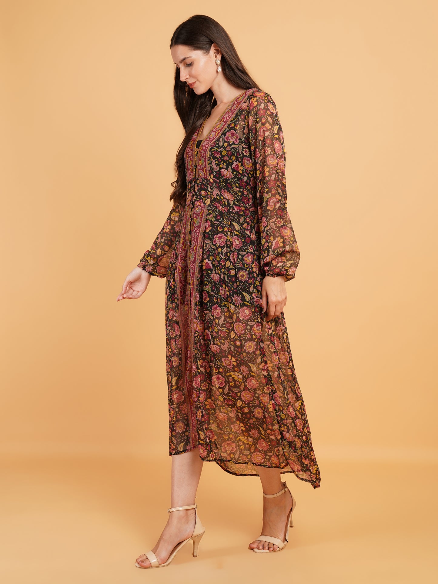 Women Black & Pink Floral Print V-Neck Dress