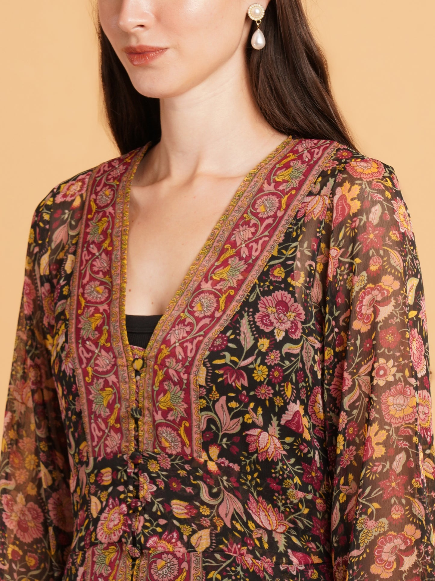 Women Black & Pink Floral Print V-Neck Dress