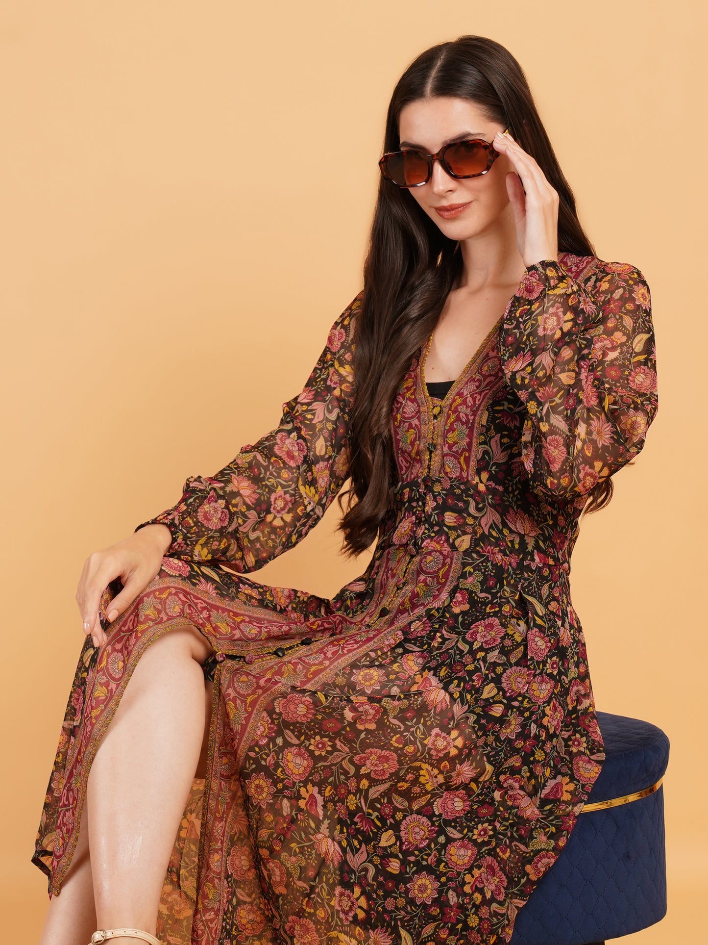 Women Black & Pink Floral Print V-Neck Dress