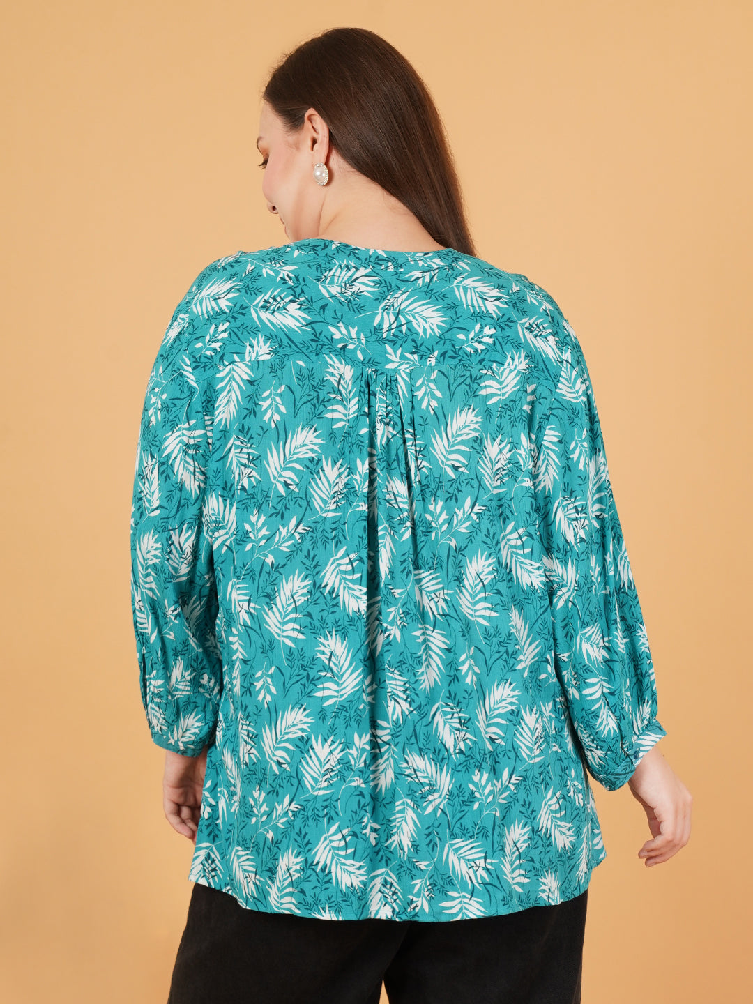 Women Green & White Pintuck Leaf Print Puff Sleeves Plus Size Top