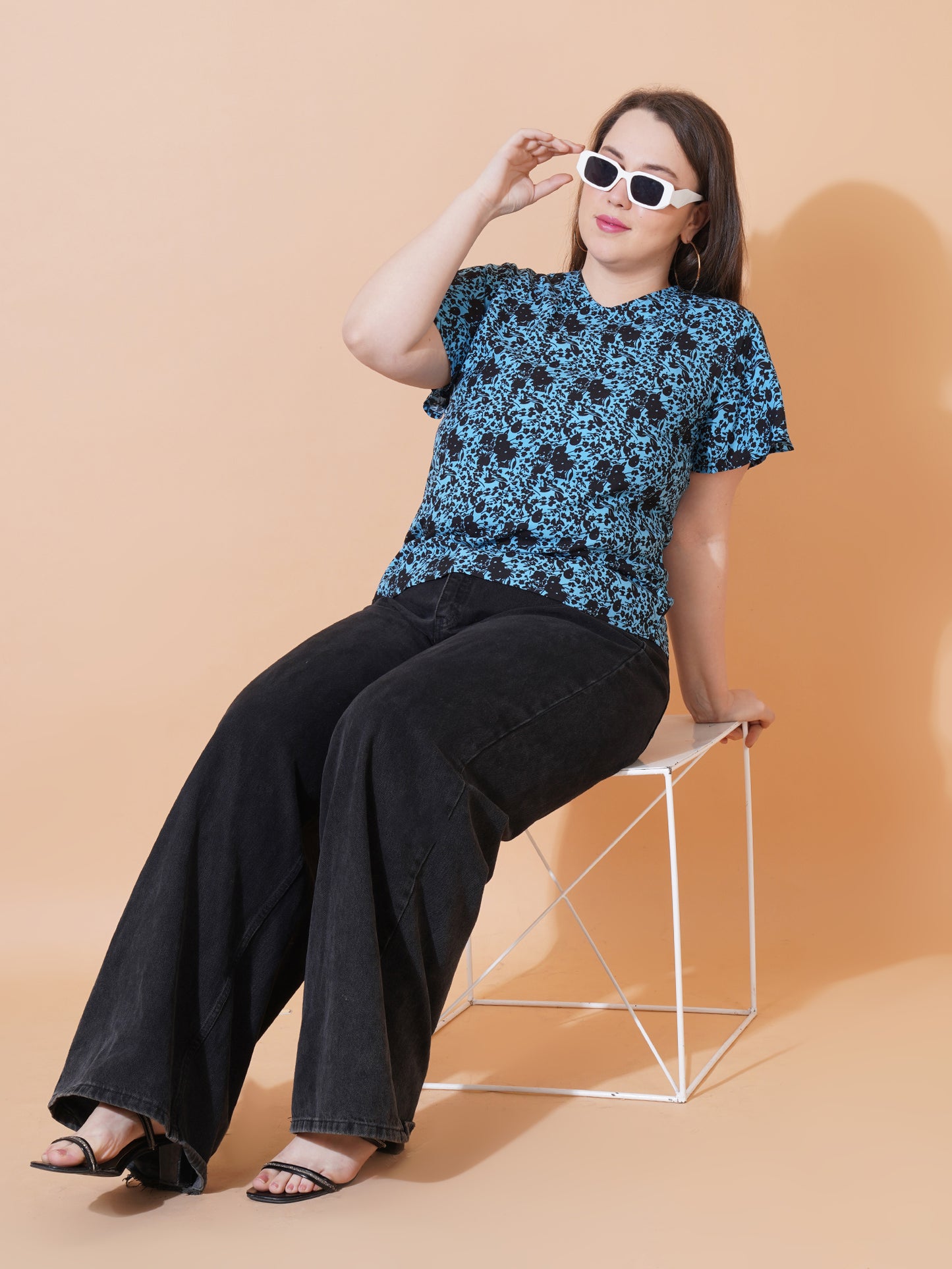 Women Floral Print Short Sleeves Plus Size Top - Detail View