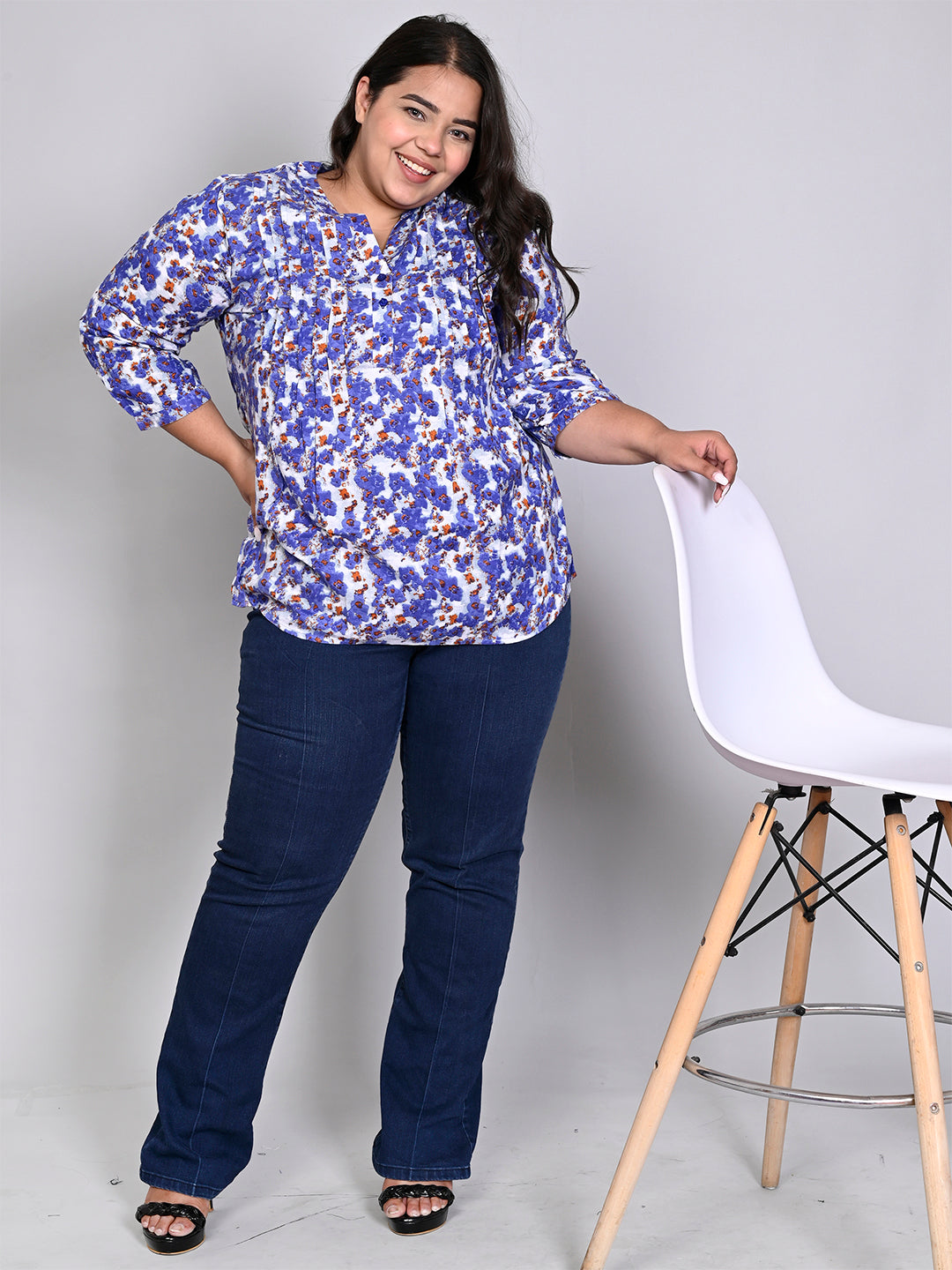 Women Plus Size Blue & White Printed Pintuck Mandarin Collar Longline Top