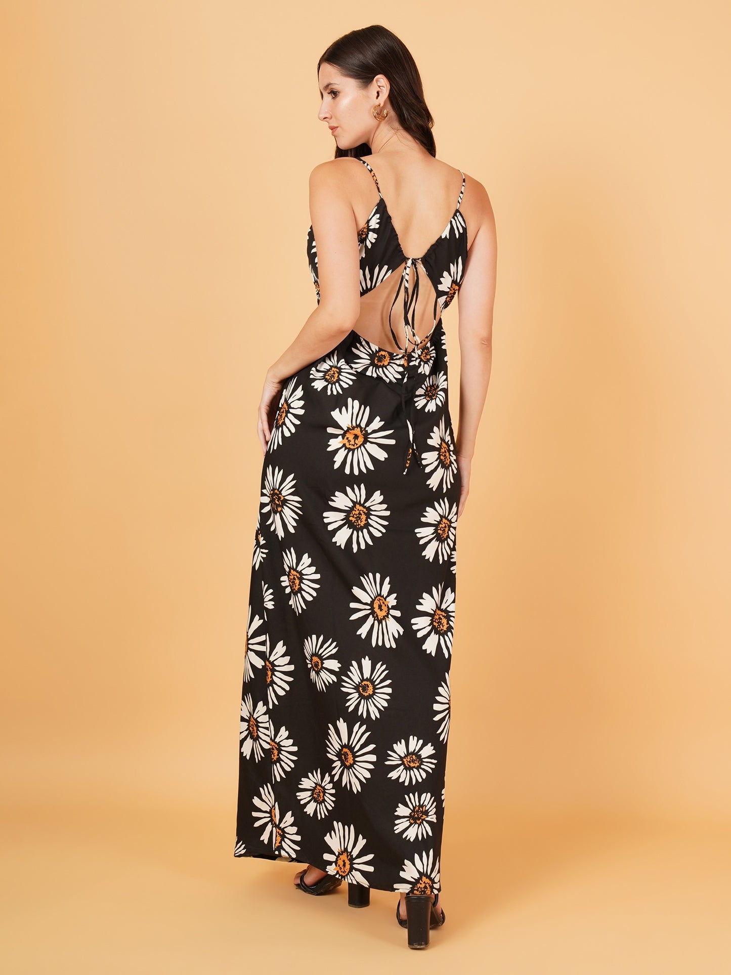 Women Black & White Floral Print Sleeveless Maxi Dress