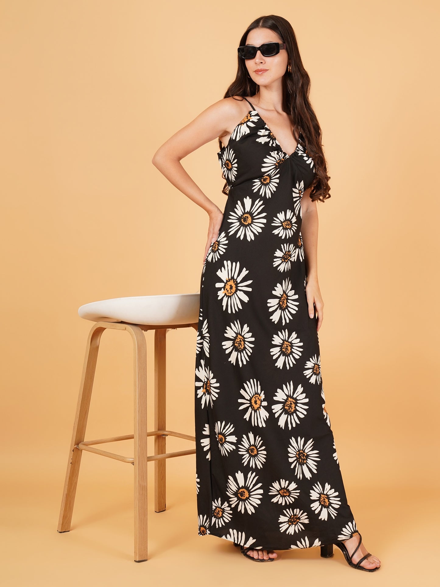 Women Black & White Floral Print Sleeveless Maxi Dress