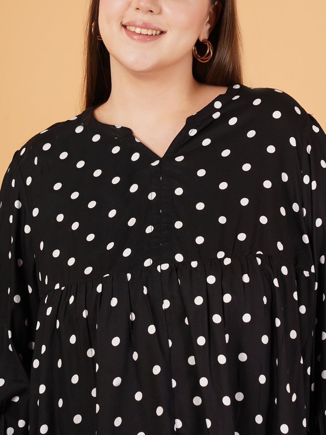 Women Black & White Polka Dot Print Cuffed Sleeves Gathered Plus Size Top