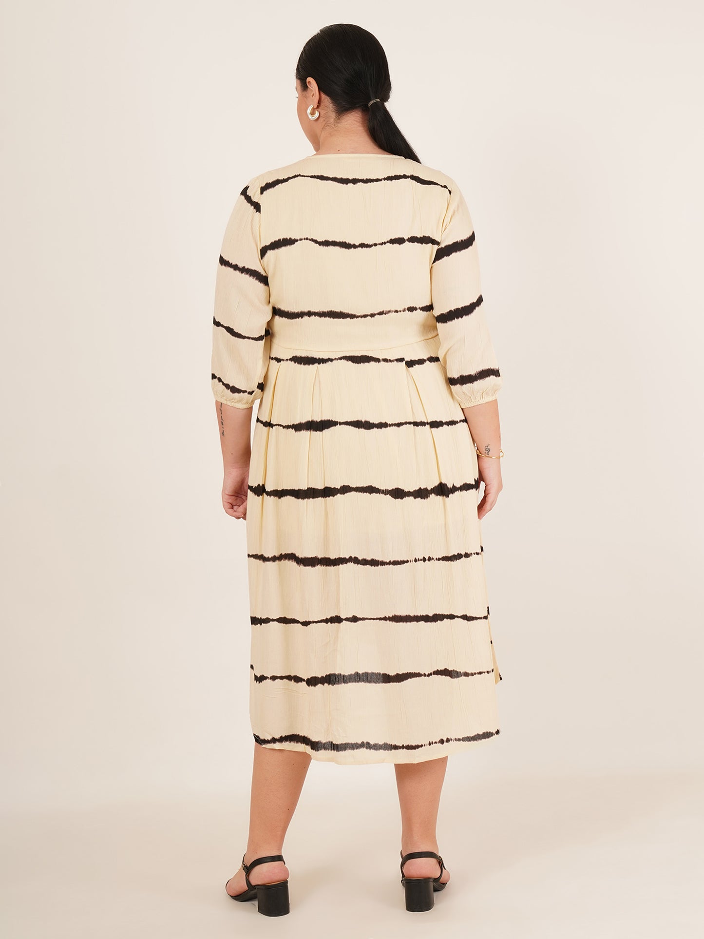 Women Beige & Black Plus Size Tie-Dye Midi Dress