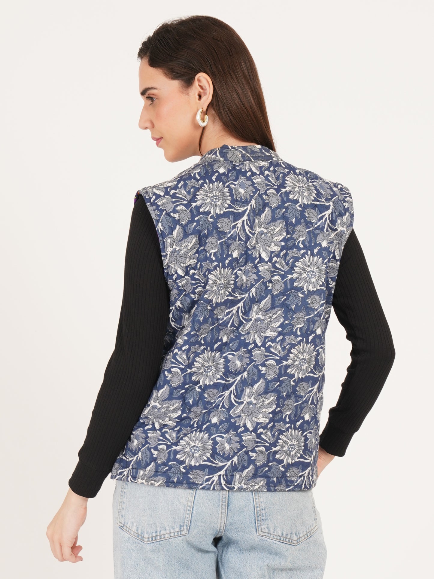 Women Floral Printed Quilted Sleeveless Reversible Jacket