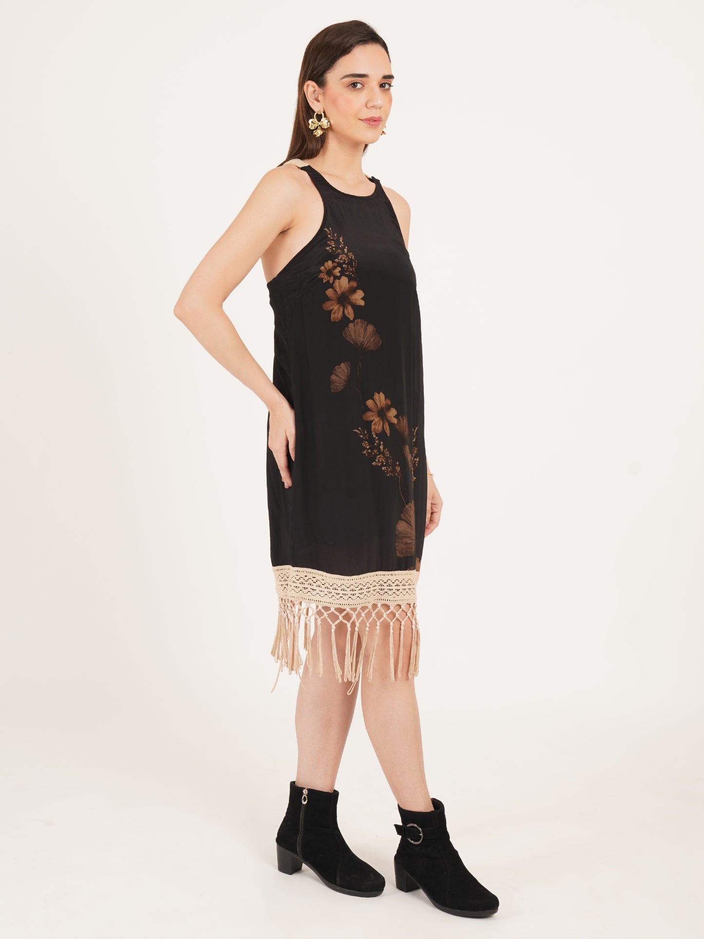 Women Black & Beige Floral Print Lace Inserted Sleeveless A-Line Dress