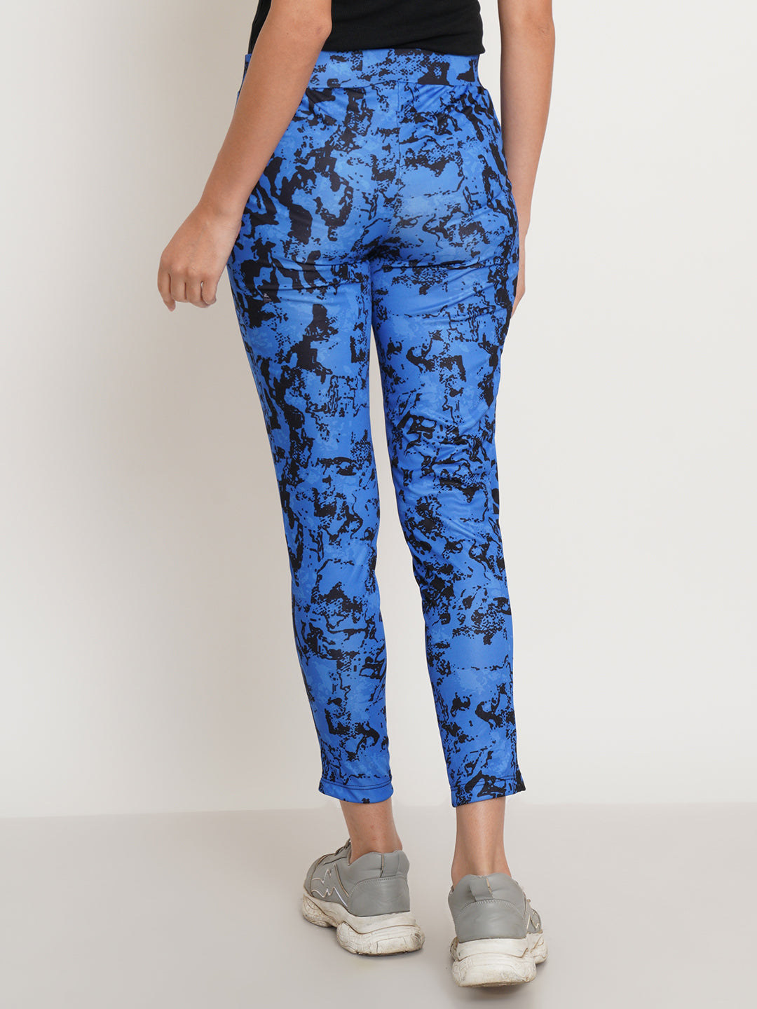 Women Royal Blue & Black Printed Fit Slim Pyjama