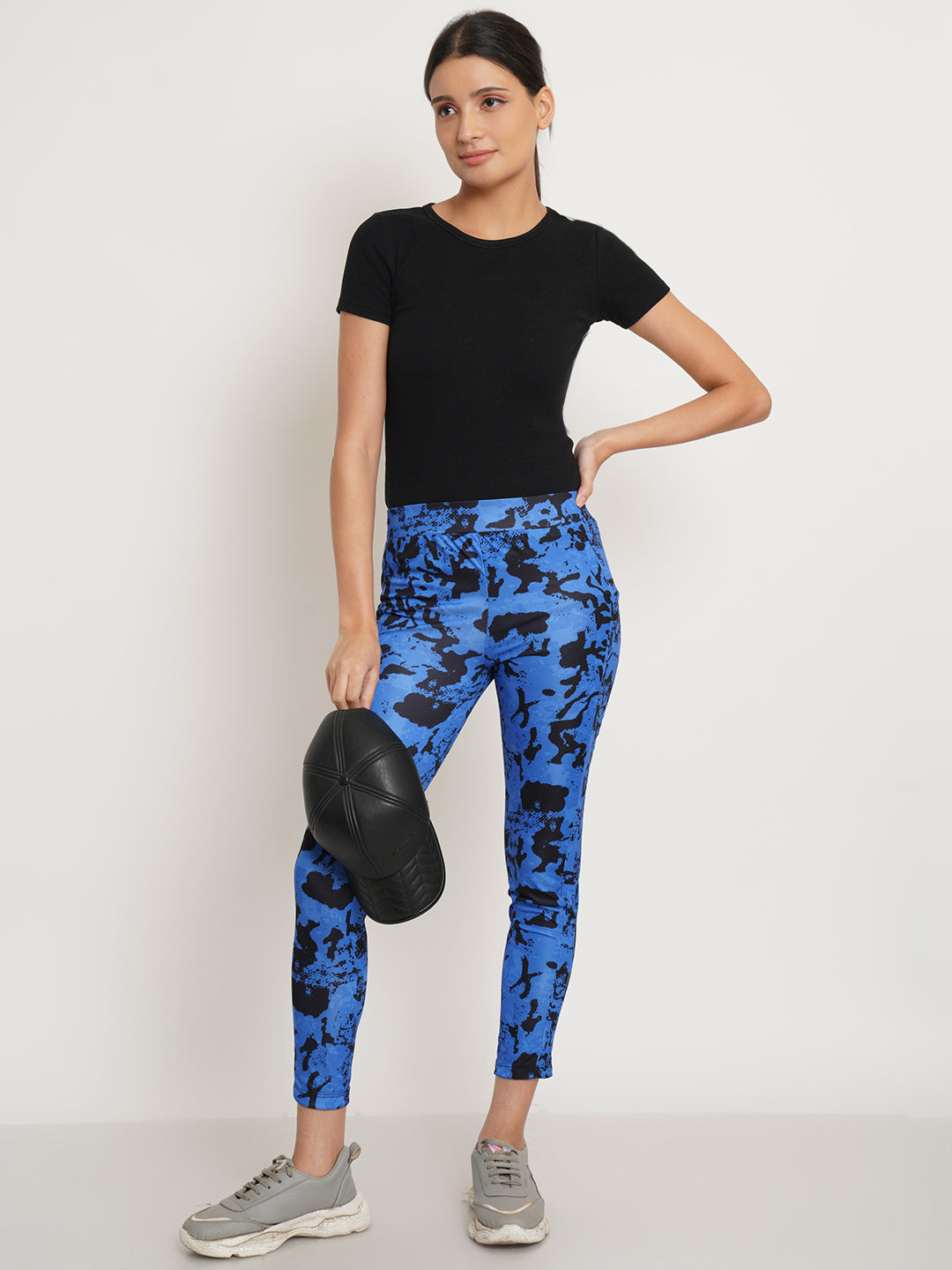 Women Royal Blue & Black Printed Fit Slim Pyjama