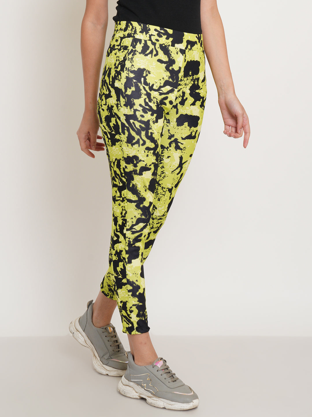 Women Neon & Black Printed Fit Slim Pyjama