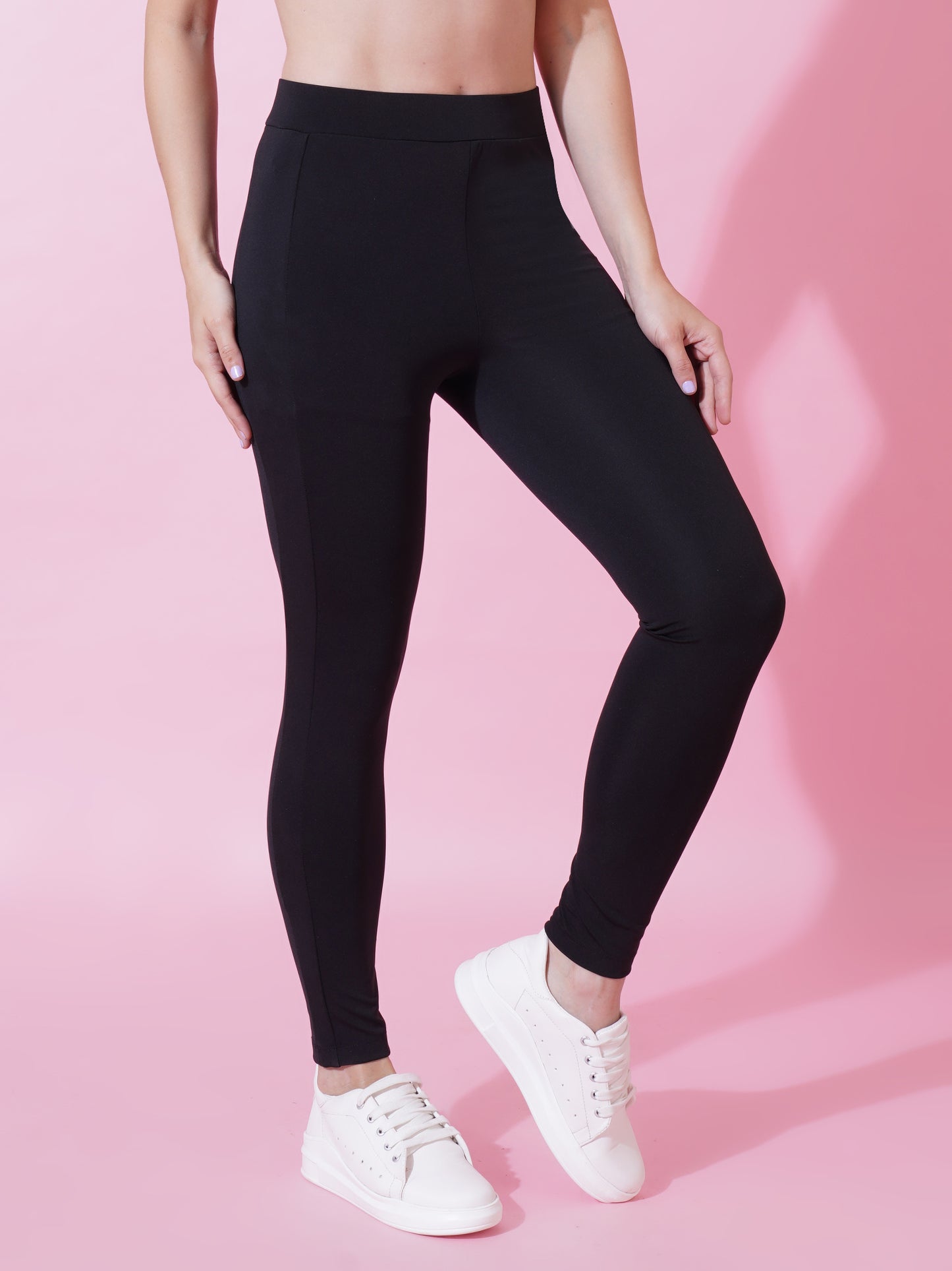 Women Black Solid Track Pants