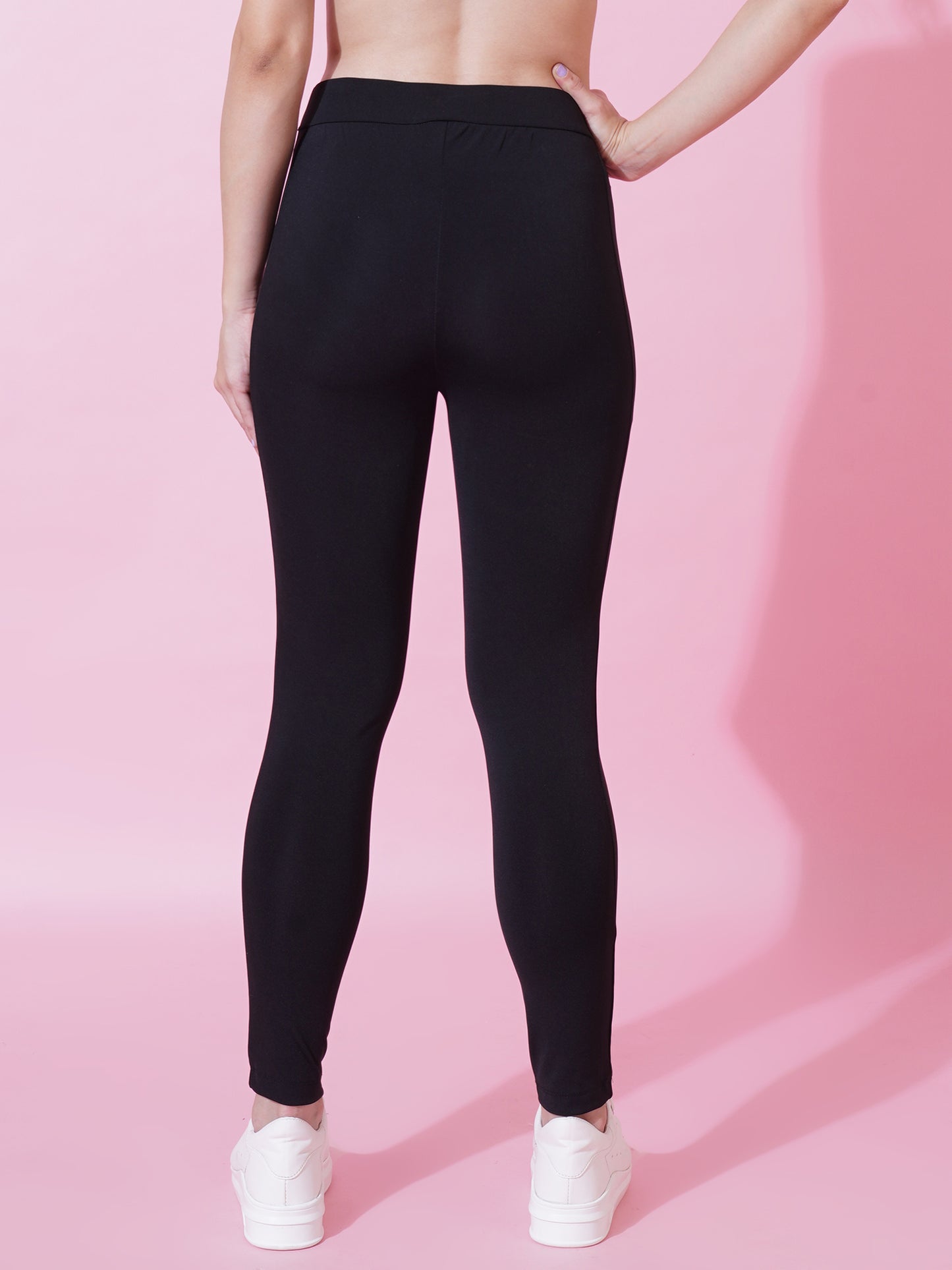 Women Black Solid Track Pants