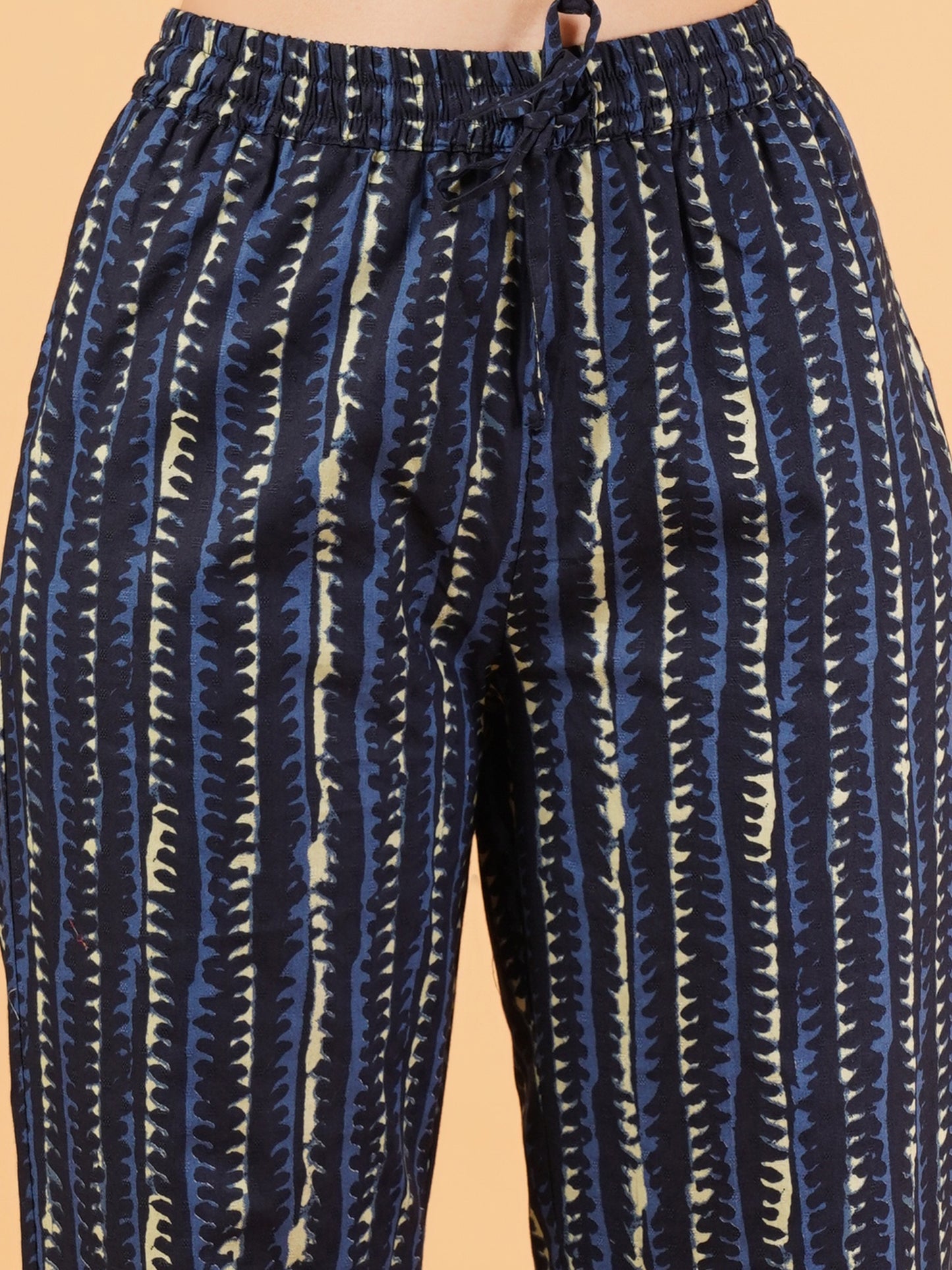 Women Navy Blue & Off White Printed Regular Fit Pyjama