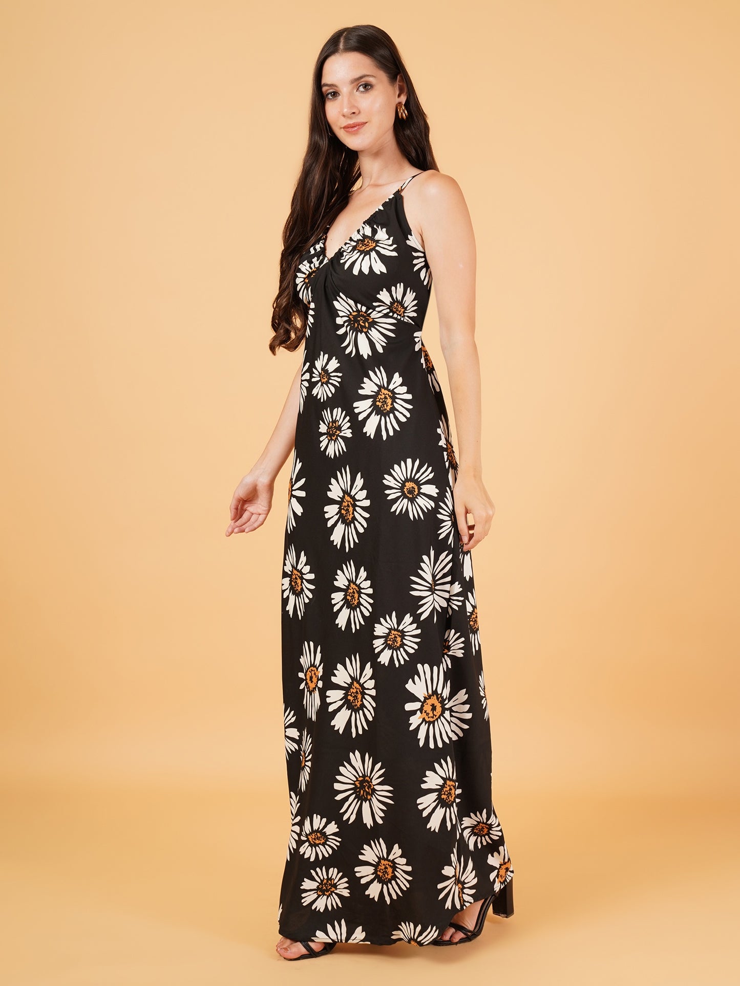 Women Black & White Floral Print Sleeveless Maxi Dress