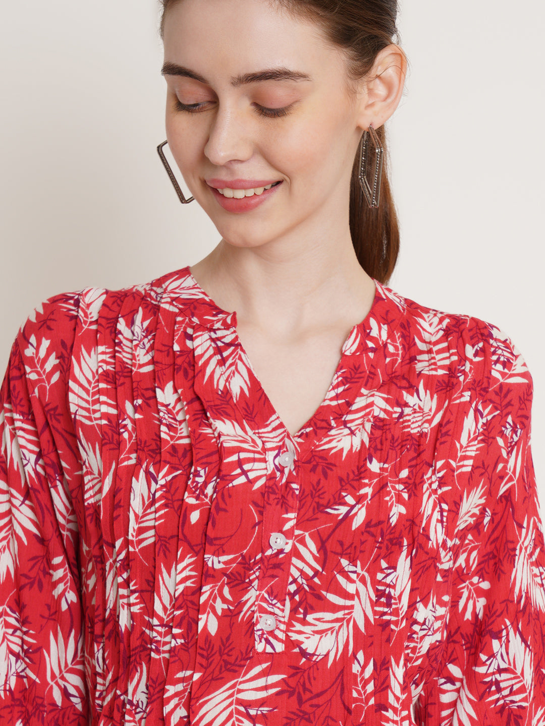 Women Red & White Leaf Print Pintuck Mandarin Collar Top