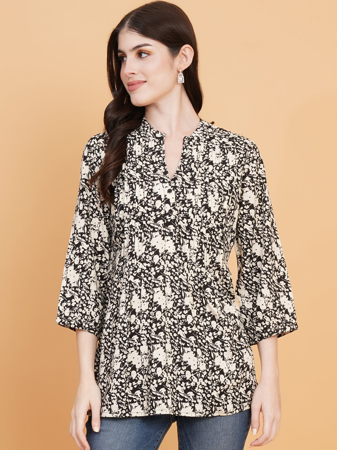 Women Black & White Floral Print Mandarin Collar Pintuck Tunic